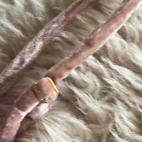 Boston Proper Lace Trim Velvet Top L - Picture 9 of 9